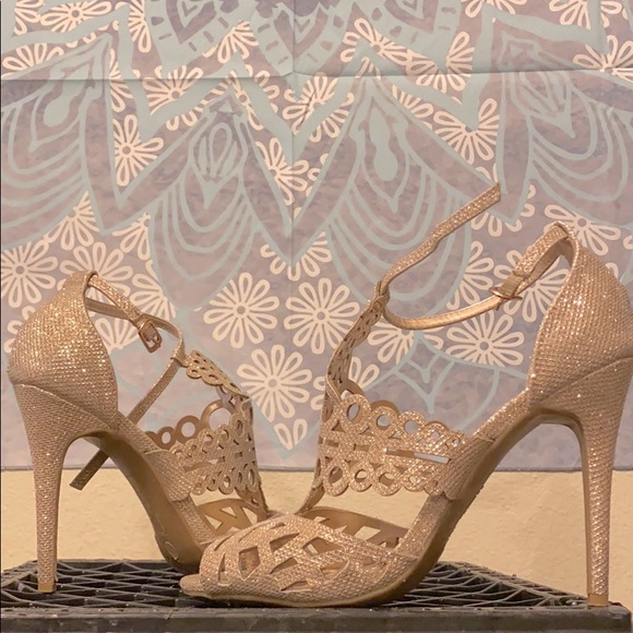 Heels - Picture 1 of 1